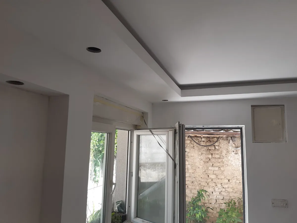 Krečenje stana u belo – cena i šta ulazi u nju